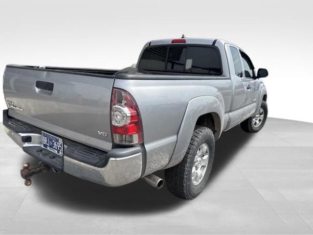 Used 2015 Toyota Tacoma 4x4 Access Cab V6 w/ TRD Off-Road Package image 10