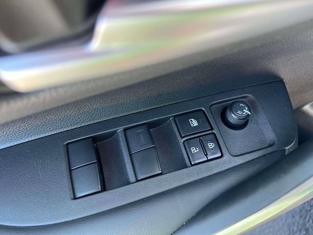 Used 2021 Toyota Corolla SE w/ Carpet Mat Package (TMS) FWD image 22