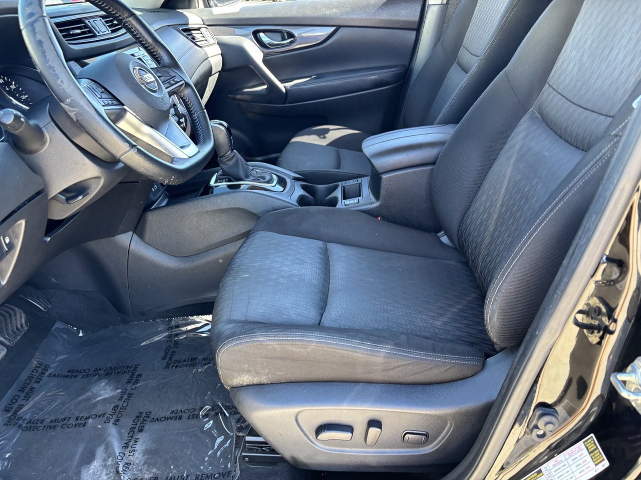 Used 2020 Nissan Rogue SV FWD image 17