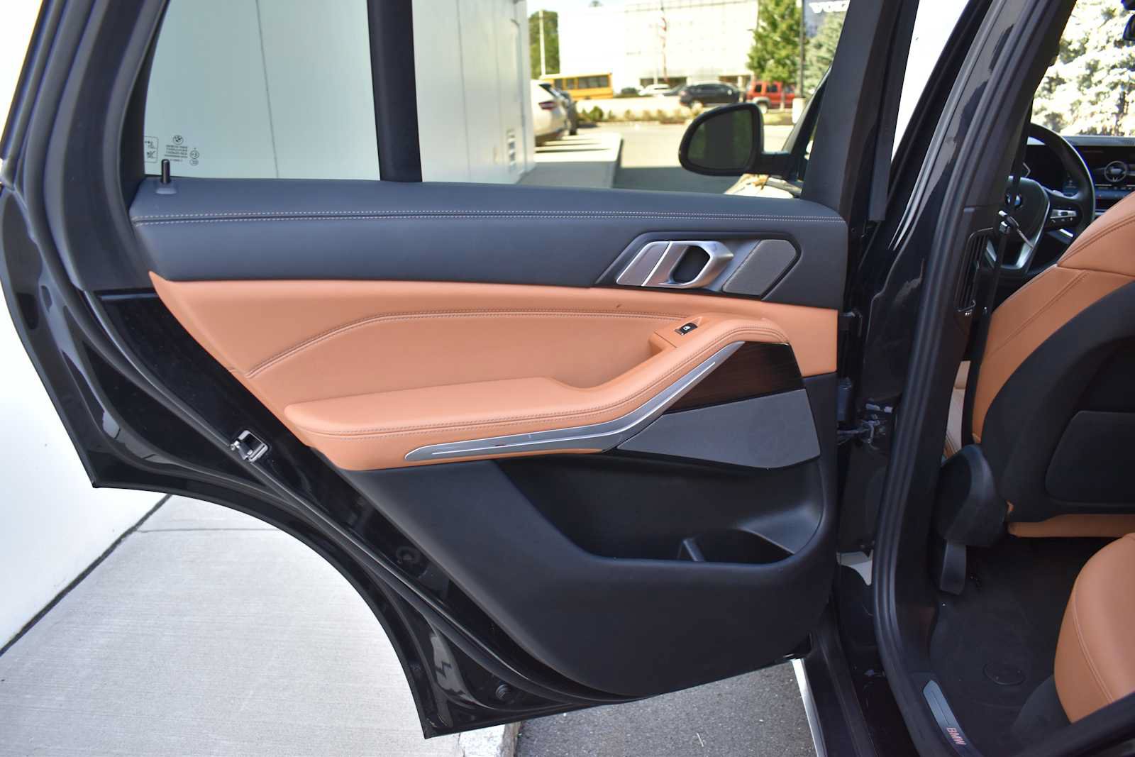 Used 2024 BMW X5 xDrive40i w/ Premium Package AWD/4WD image 12