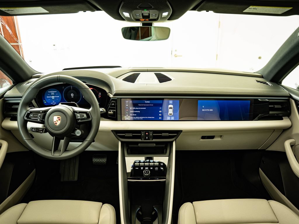 New 2026 Porsche Macan 4 Electric AWD/4WD image 6