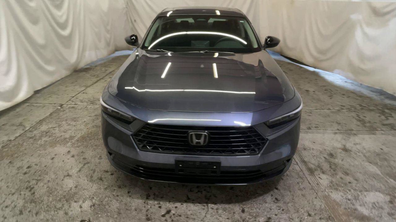 Certified 2025 Honda Accord SE image 3
