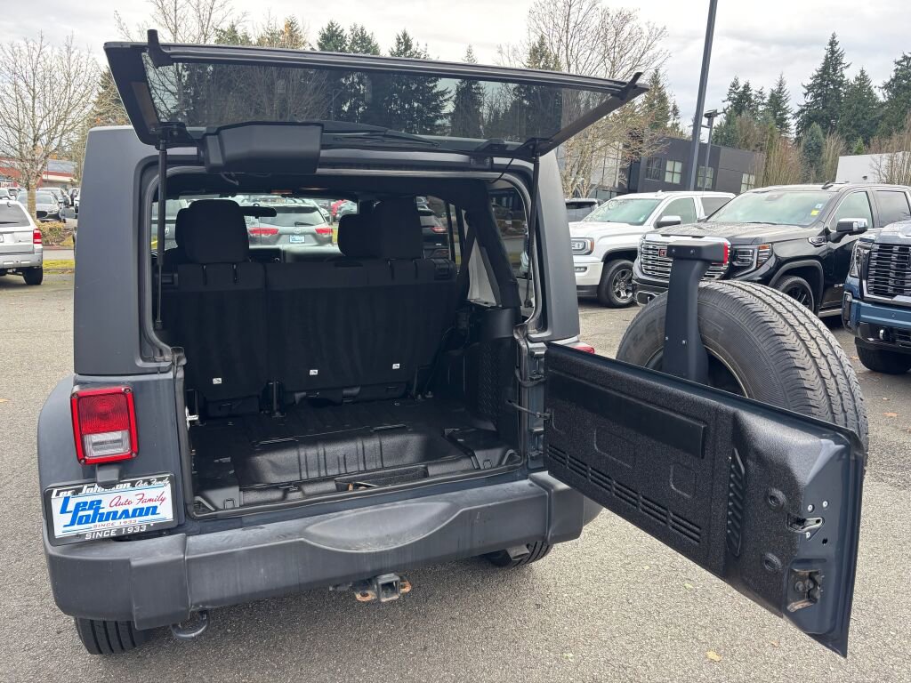 Used 2017 Jeep Wrangler Unlimited Sport w/ Connectivity Group image 11