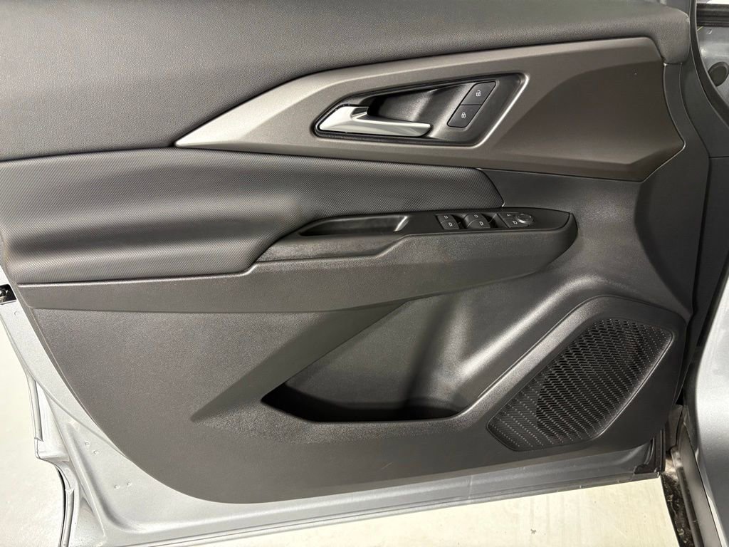 Used 2026 Chevrolet Equinox EV LT image 18