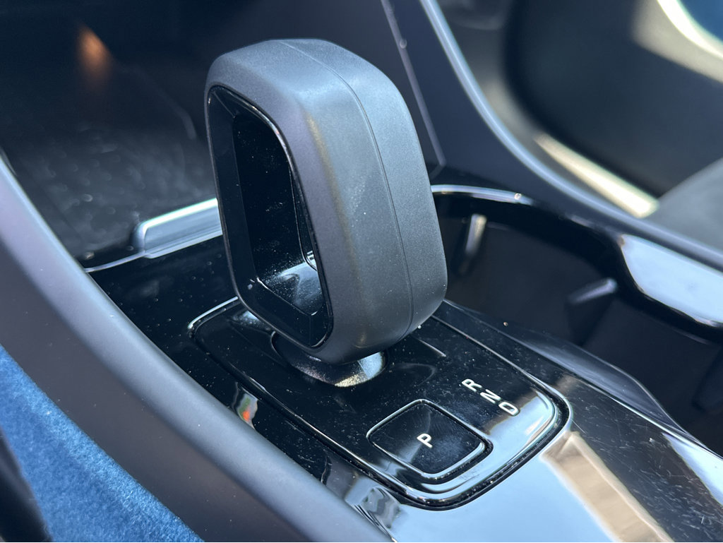 Used 2023 Volvo XC40 Recharge Plus image 27