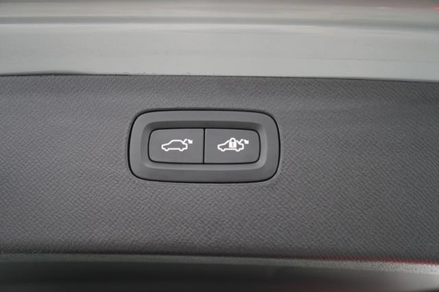 Used 2025 Volvo XC90 B6 Ultra w/ Lounge Package AWD/4WD image 53
