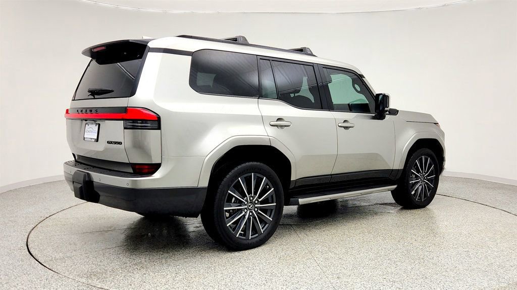 Used 2024 Lexus GX 550 AWD/4WD image 5