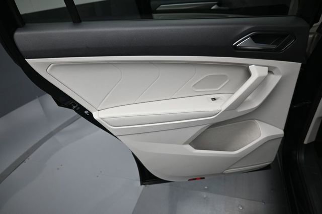 Used 2023 Volkswagen Tiguan SE R-Line AWD/4WD image 29