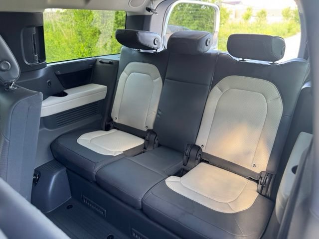 Certified 2024 Land Rover Defender 130 X-Dynamic SE AWD/4WD image 20