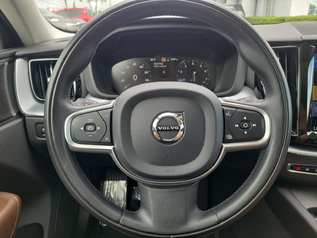 Used 2019 Volvo XC60 T6 Momentum w/ Multimedia Package AWD/4WD image 21
