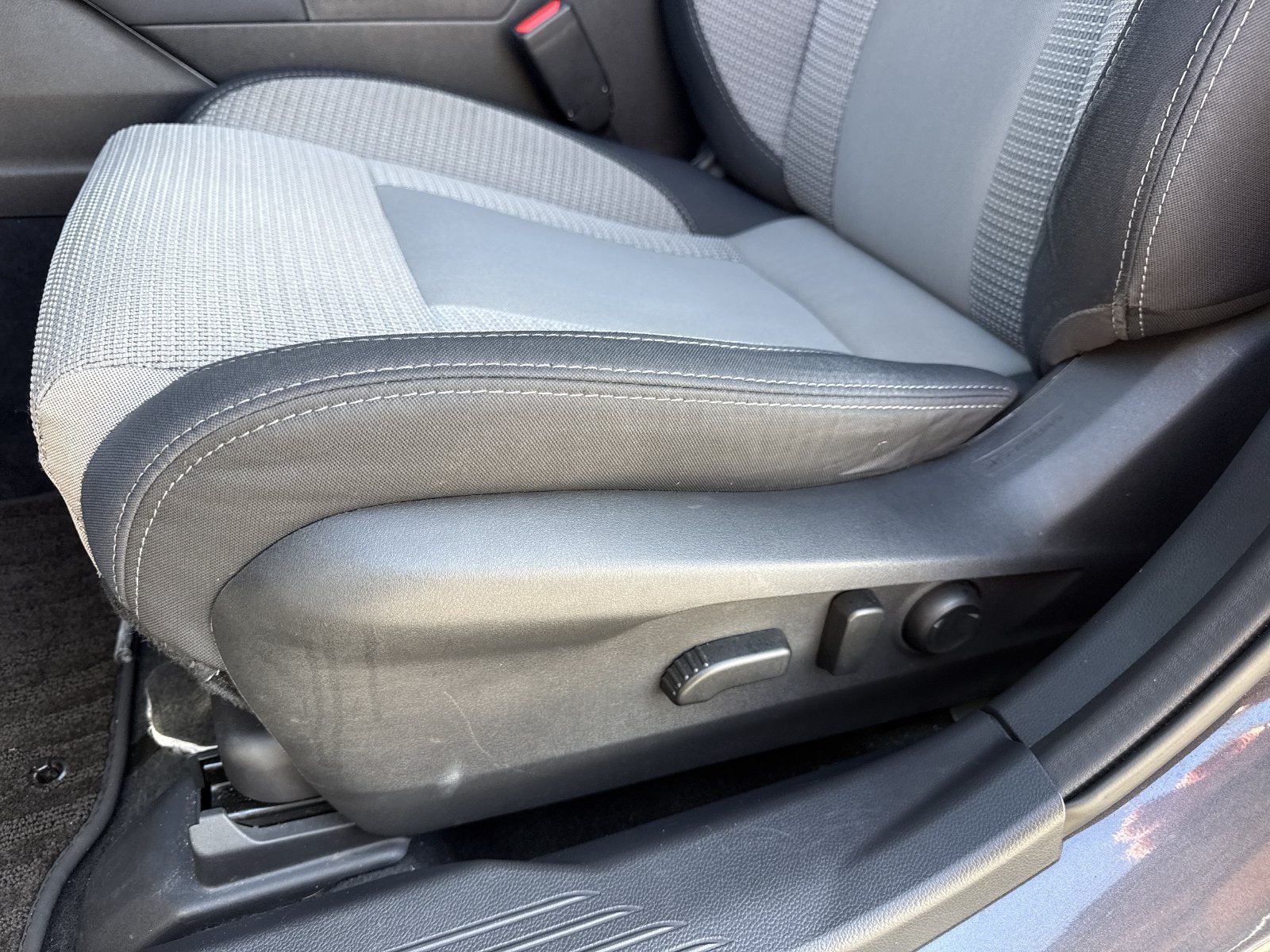 Used 2023 Subaru Outback Premium AWD/4WD image 16