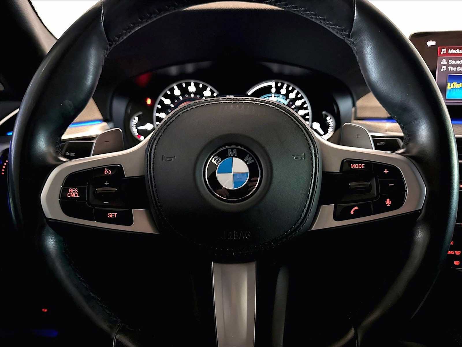 Used 2019 BMW 530e w/ M Sport Package RWD image 18