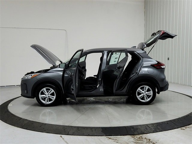 New 2025 Nissan Kicks Play S image 12