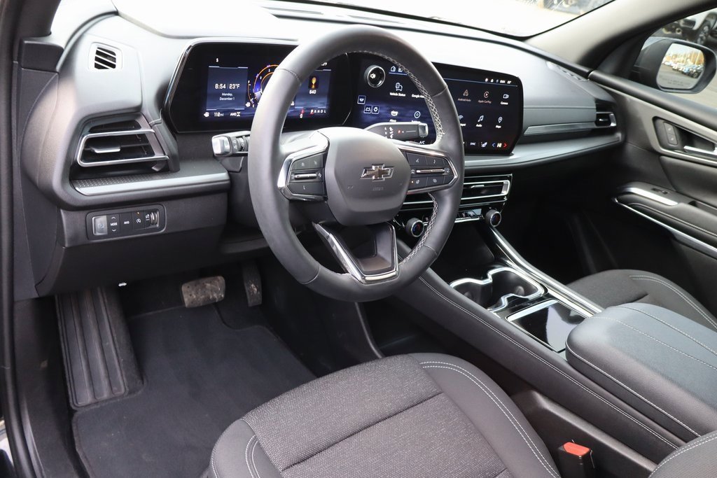 Used 2024 Chevrolet Traverse LS w/ Midnight/Sport Edition image 4