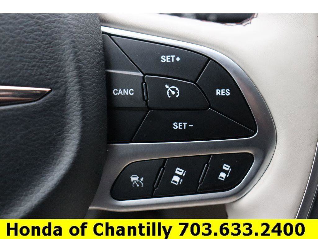 Used 2019 Chrysler Pacifica Limited w/ Advanced Safetytec Group image 13