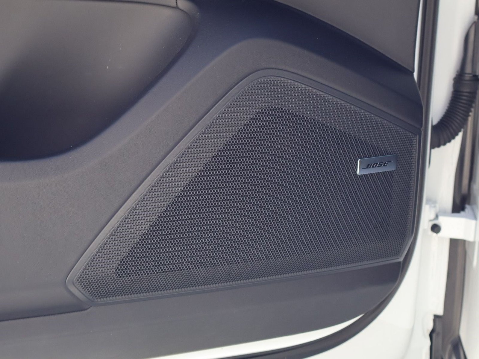 Certified 2025 Porsche Cayenne E-Hybrid Coupe AWD/4WD image 14