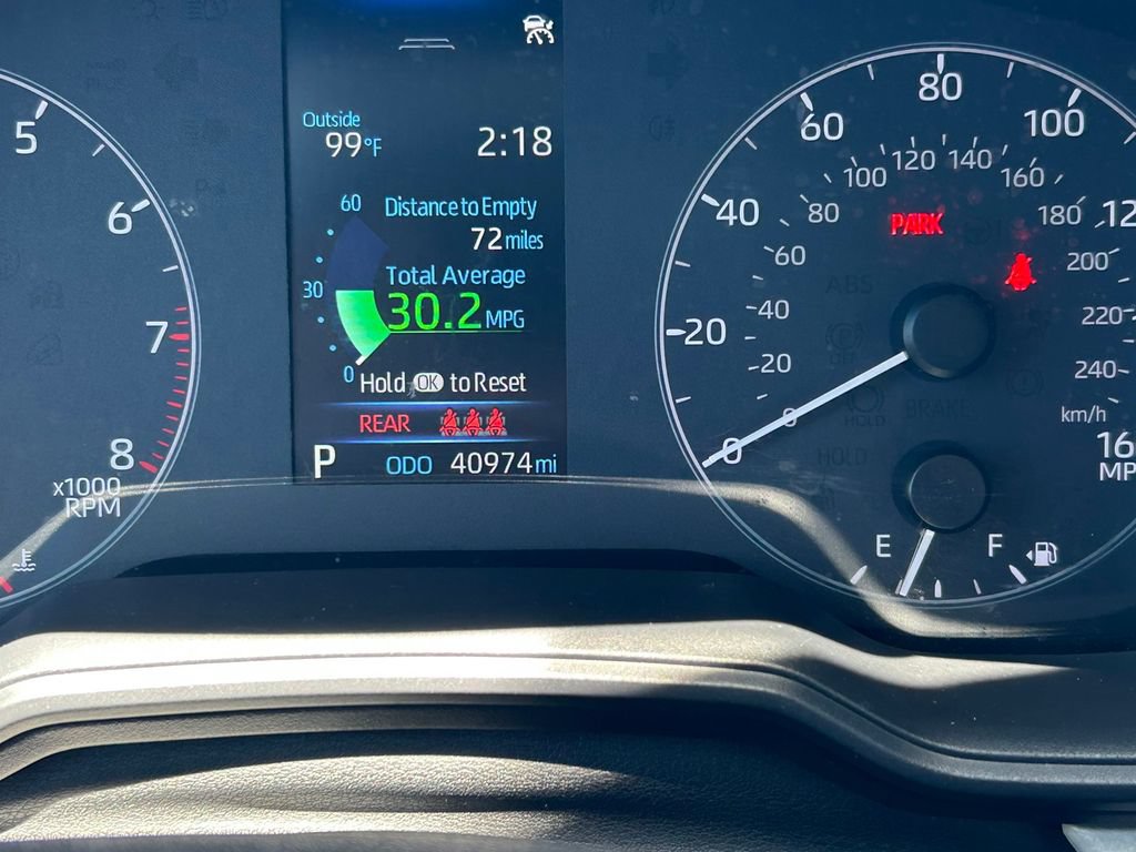 Used 2024 Toyota Corolla Cross LE FWD image 31