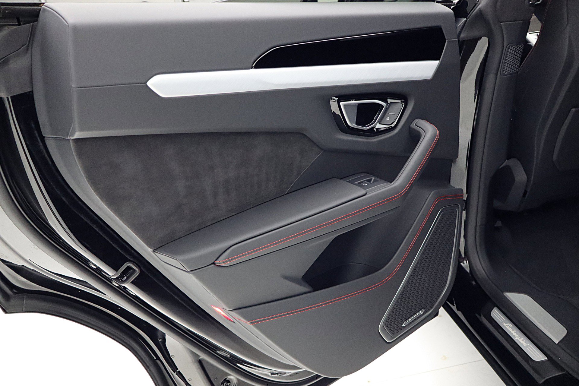 Used 2024 Lamborghini Urus S image 55