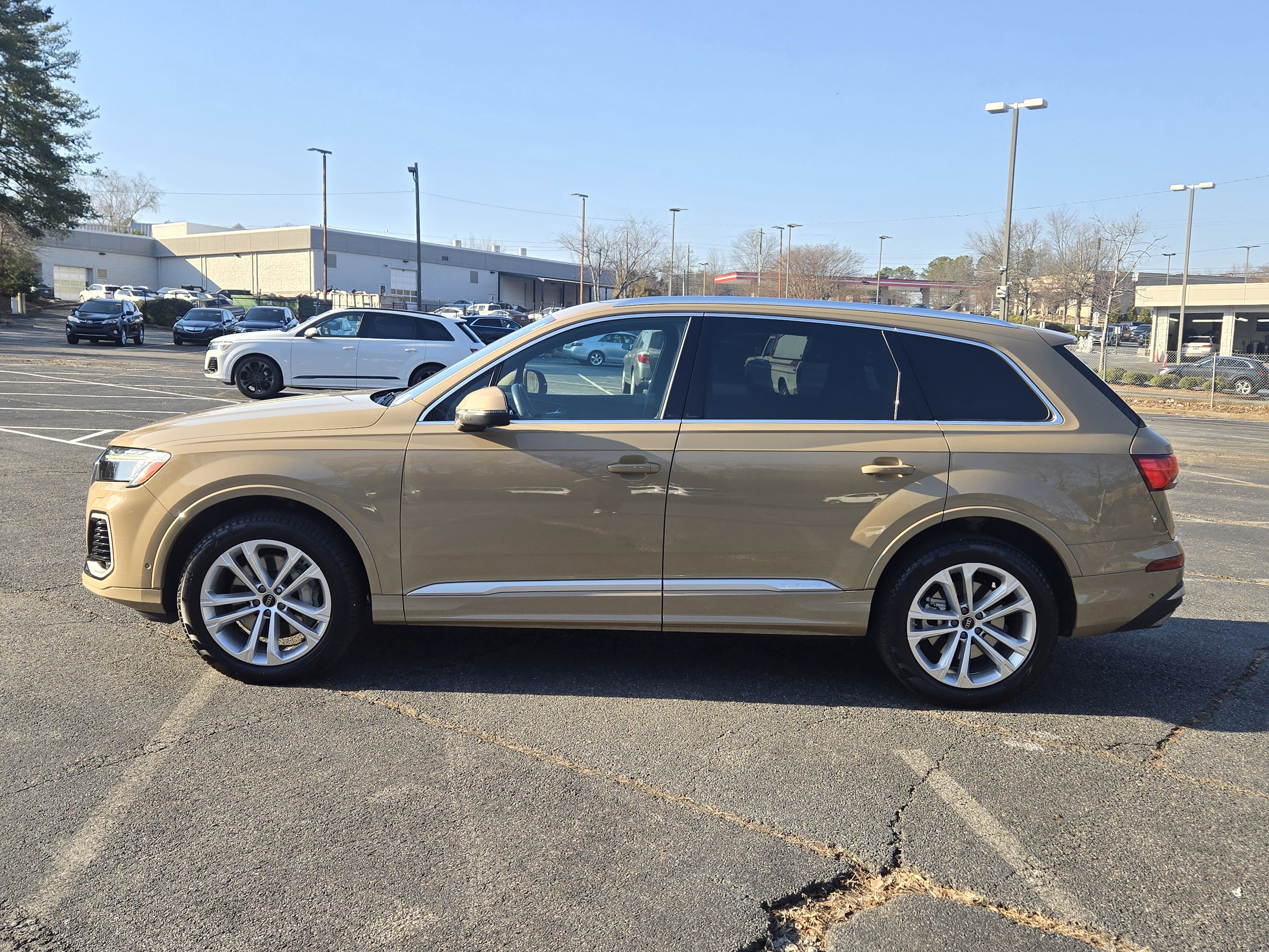 Used 2025 Audi Q7 3.0T Premium Plus image 2