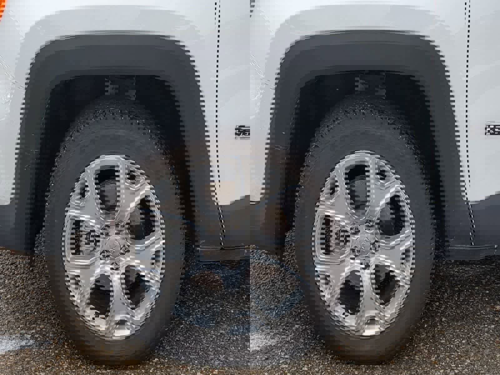 Used 2023 Jeep Renegade Limited image 21