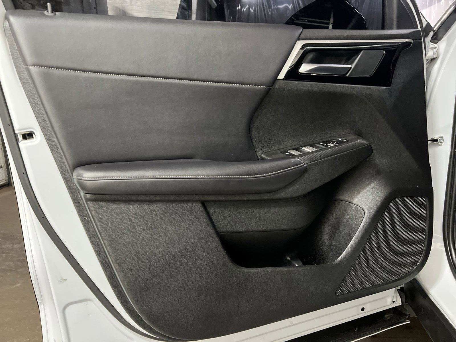 Used 2023 Mitsubishi Outlander SE Black Edition image 7