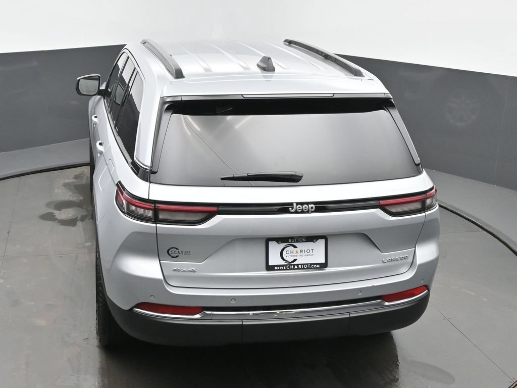 Used 2025 Jeep Grand Cherokee Laredo AWD/4WD image 47