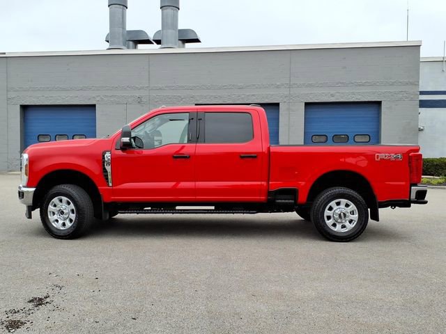 Used 2024 Ford F350 XLT AWD/4WD image 2
