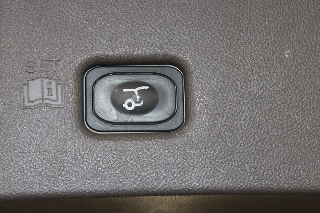 Used 2023 Lincoln Nautilus Reserve w/ Equipment Group 201A image 14