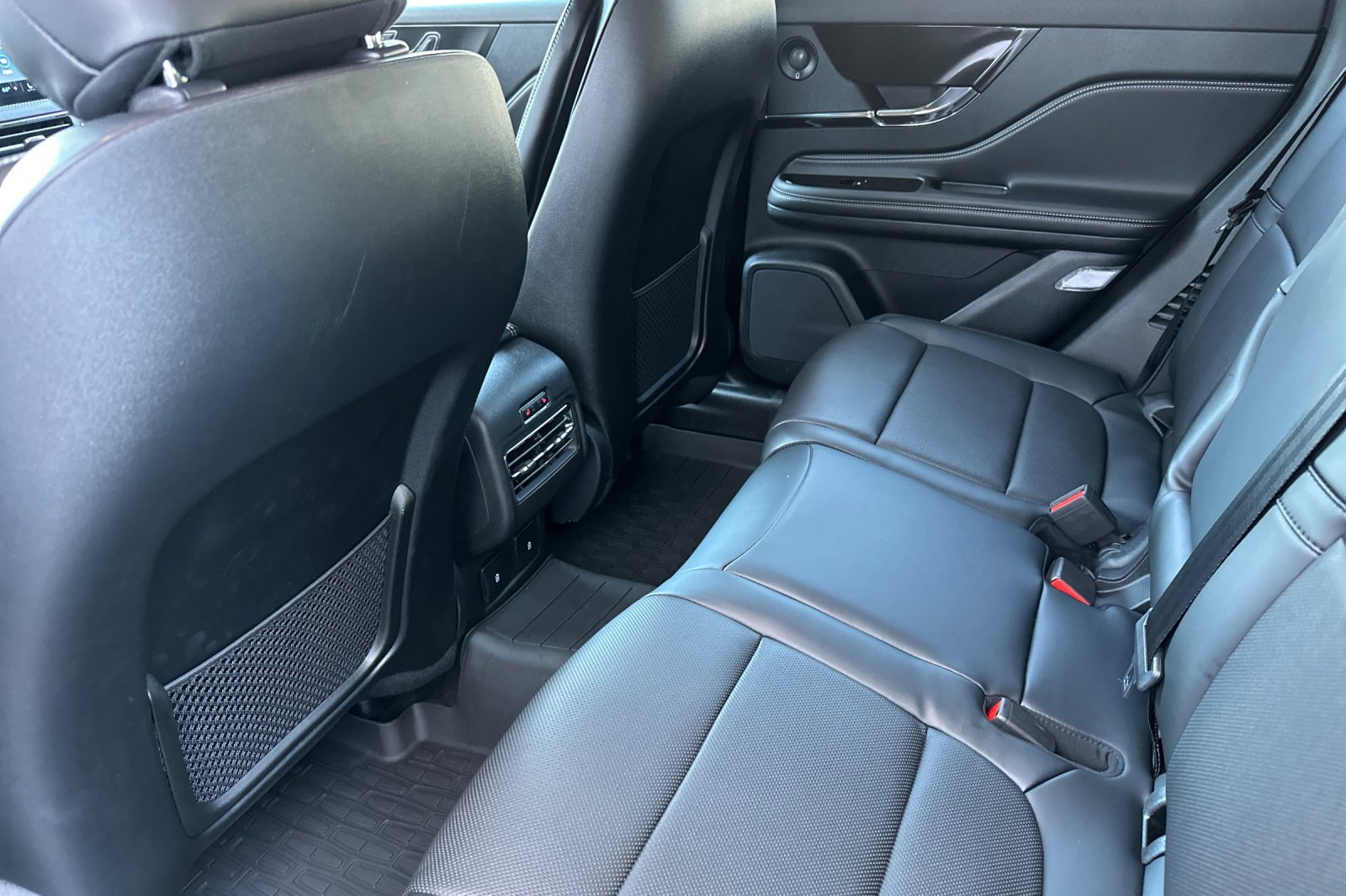 New 2025 Lincoln Corsair Reserve w/ Equipment Group 202A image 11