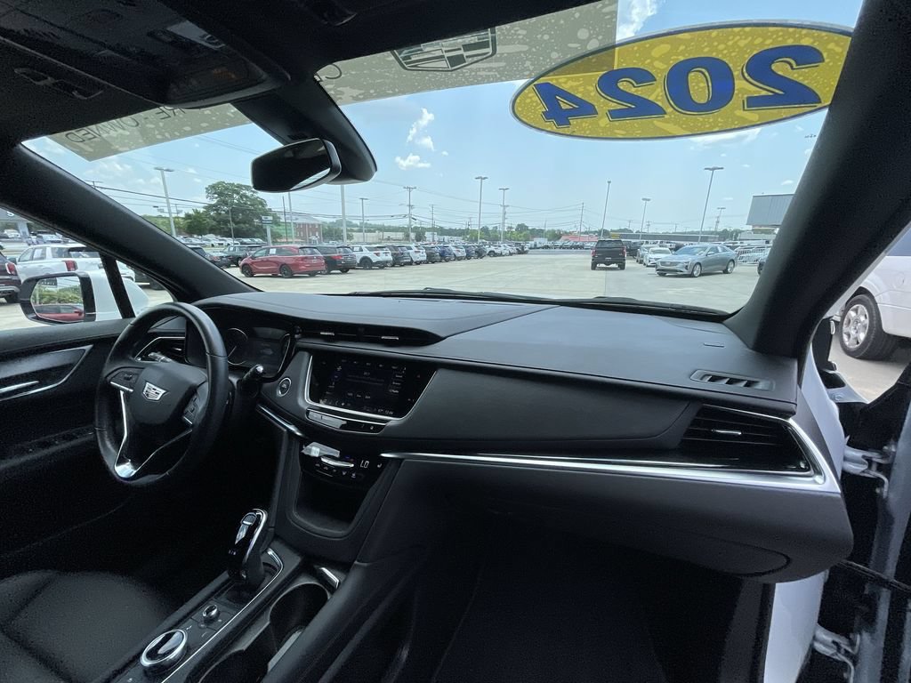 Certified 2024 Cadillac XT6 Luxury FWD image 29