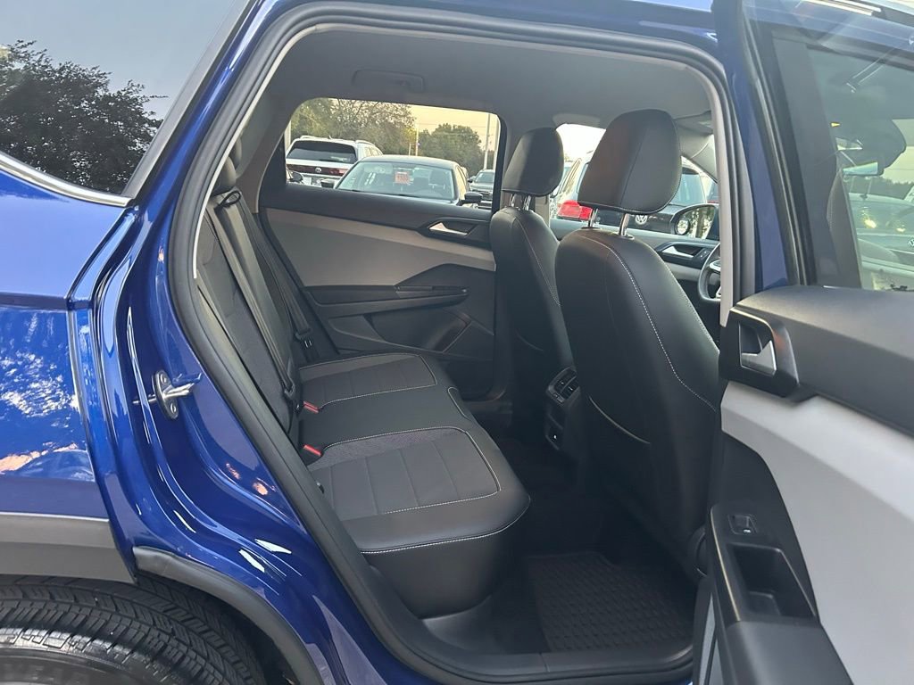 Used 2022 Volkswagen Taos SE w/ Driver Assistance Package image 37