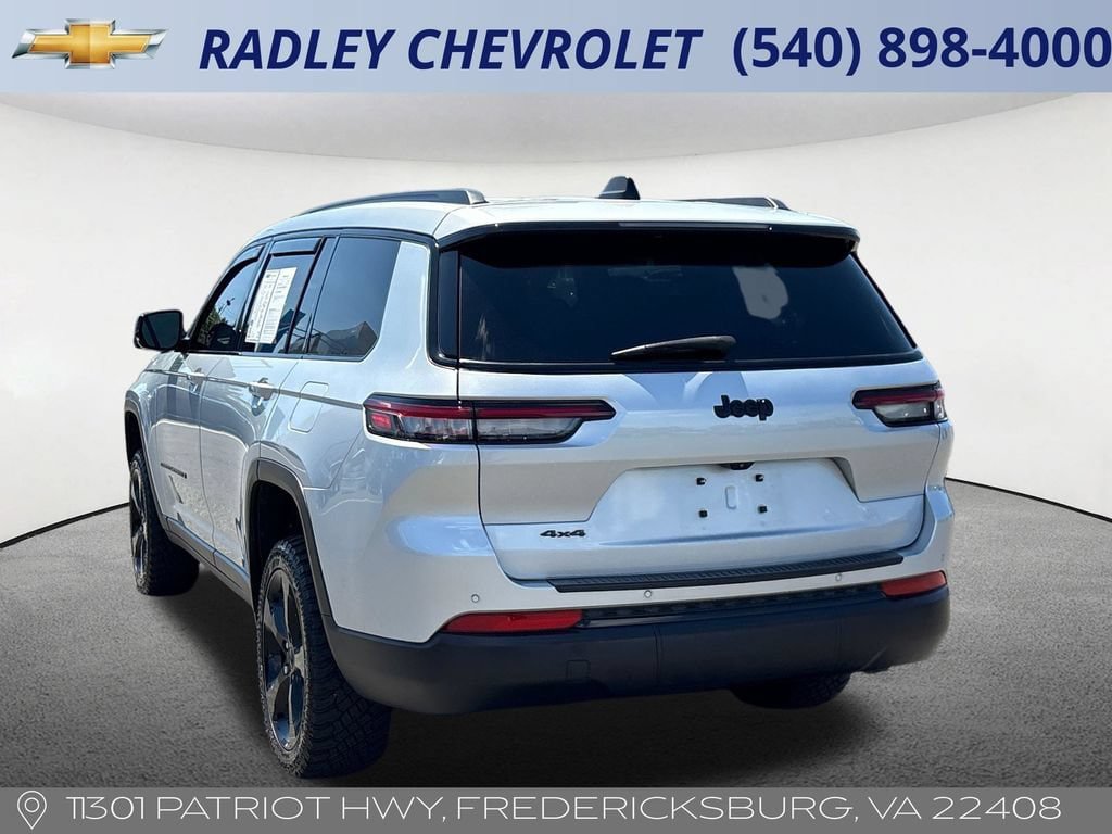 Used 2023 Jeep Grand Cherokee L Laredo AWD/4WD image 17