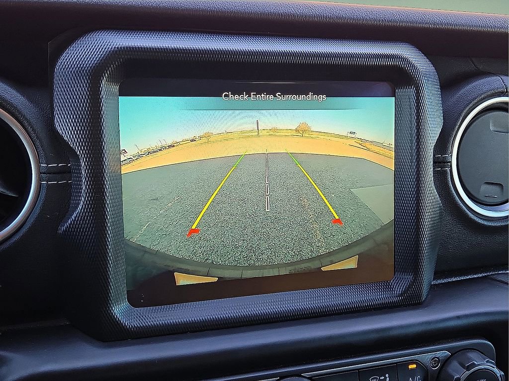 Used 2021 Jeep Wrangler Unlimited Sahara image 26