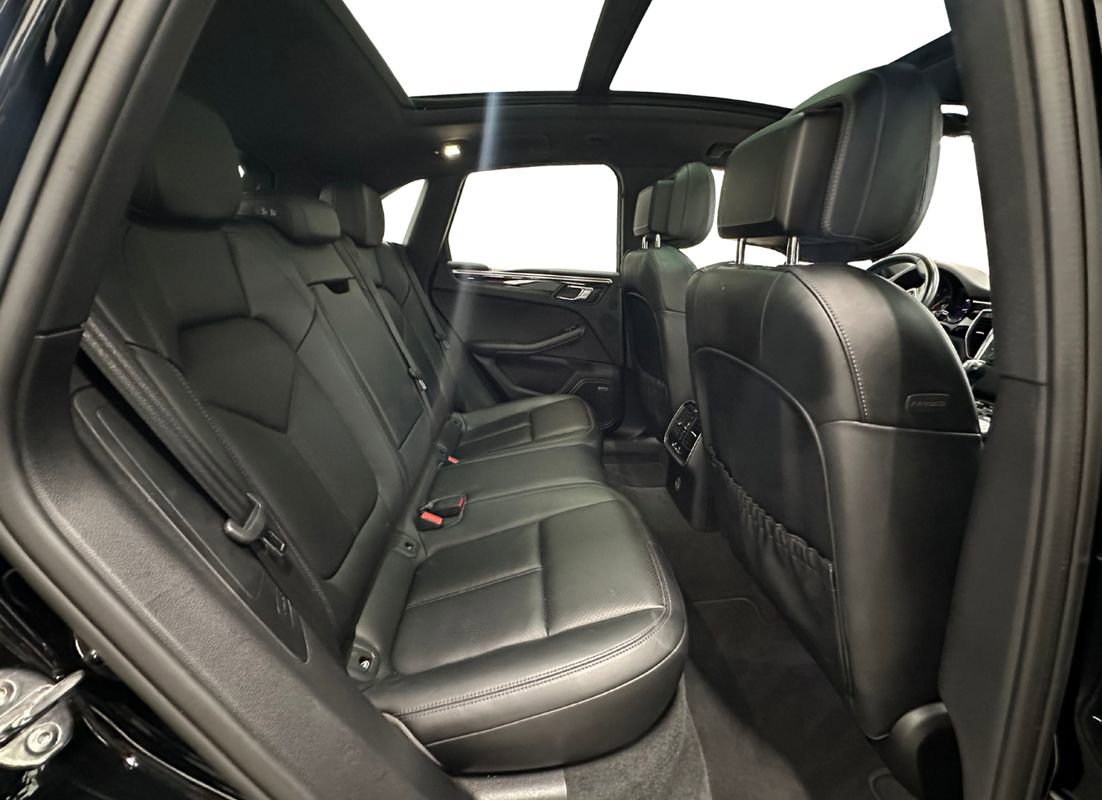 Used 2018 Porsche Macan image 18