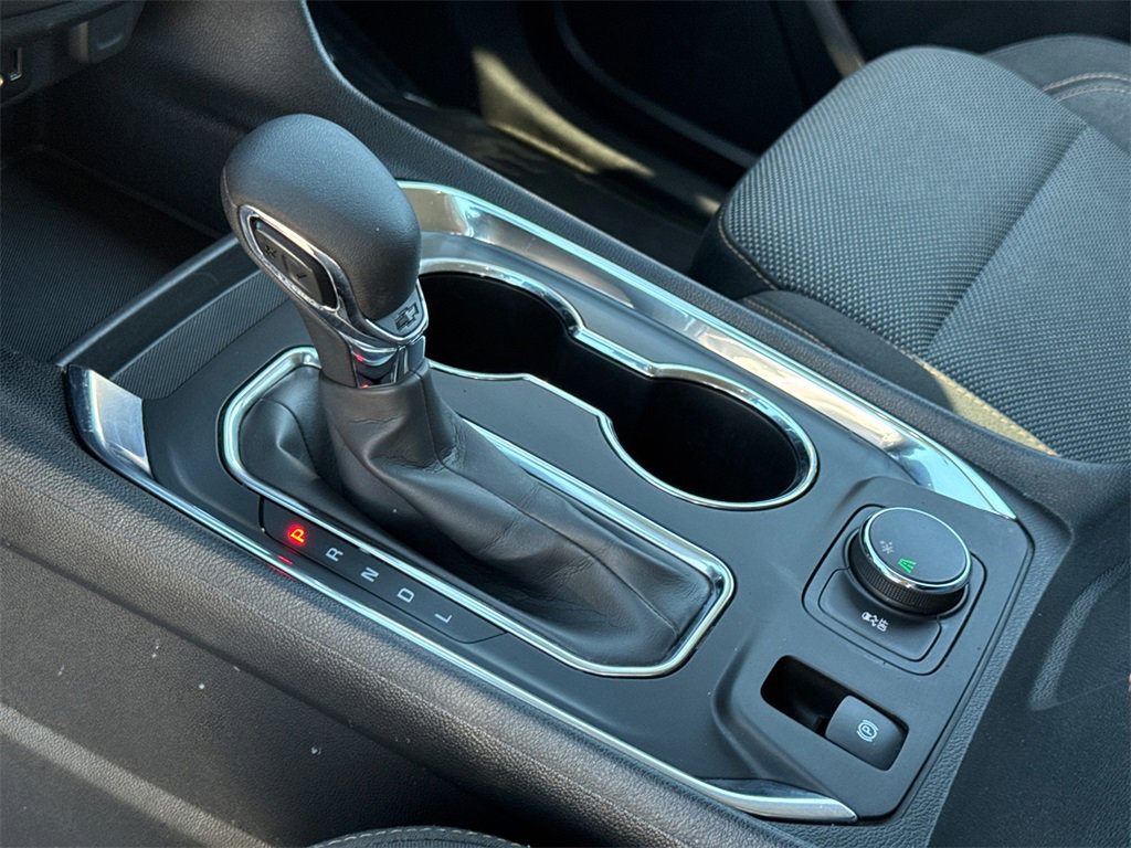 Used 2021 Chevrolet Traverse LT image 27