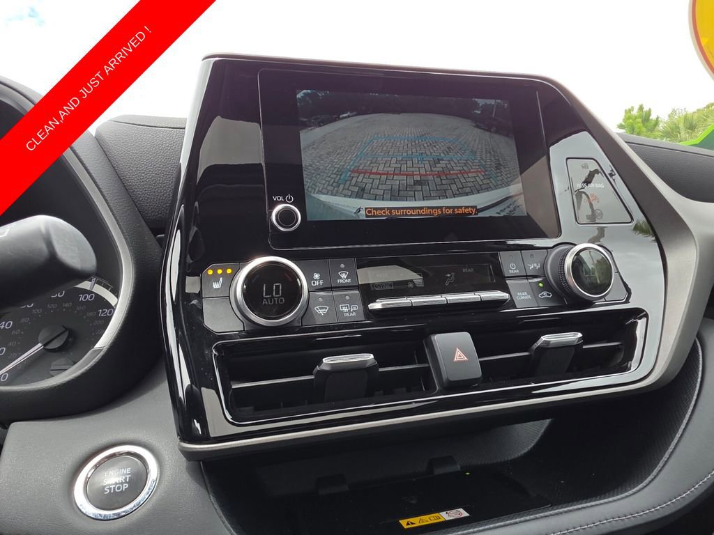 Used 2023 Toyota Highlander XLE image 35