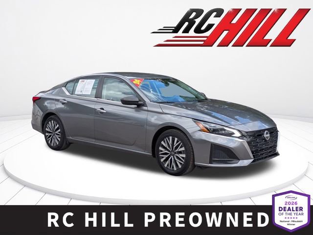 Used 2024 Nissan Altima 2.5 SV
