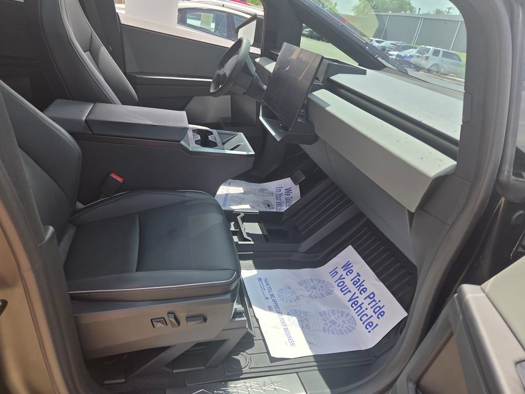 Used 2024 Tesla Cybertruck AWD Crew Cab image 27