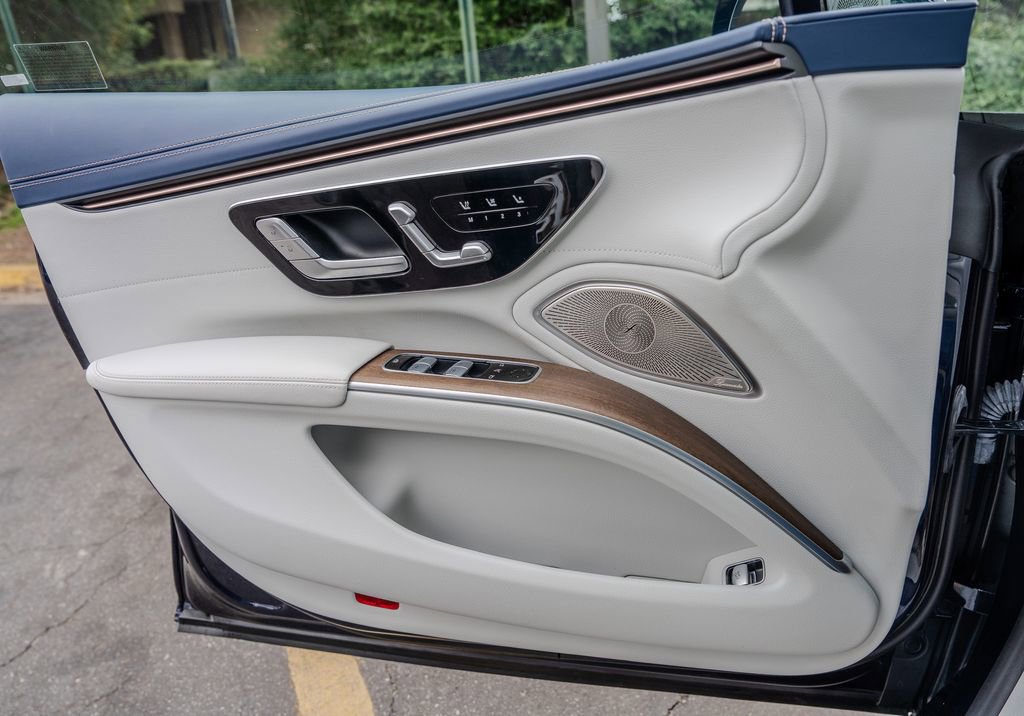 Used 2023 Mercedes-Benz EQS 580 4MATIC Sedan image 25