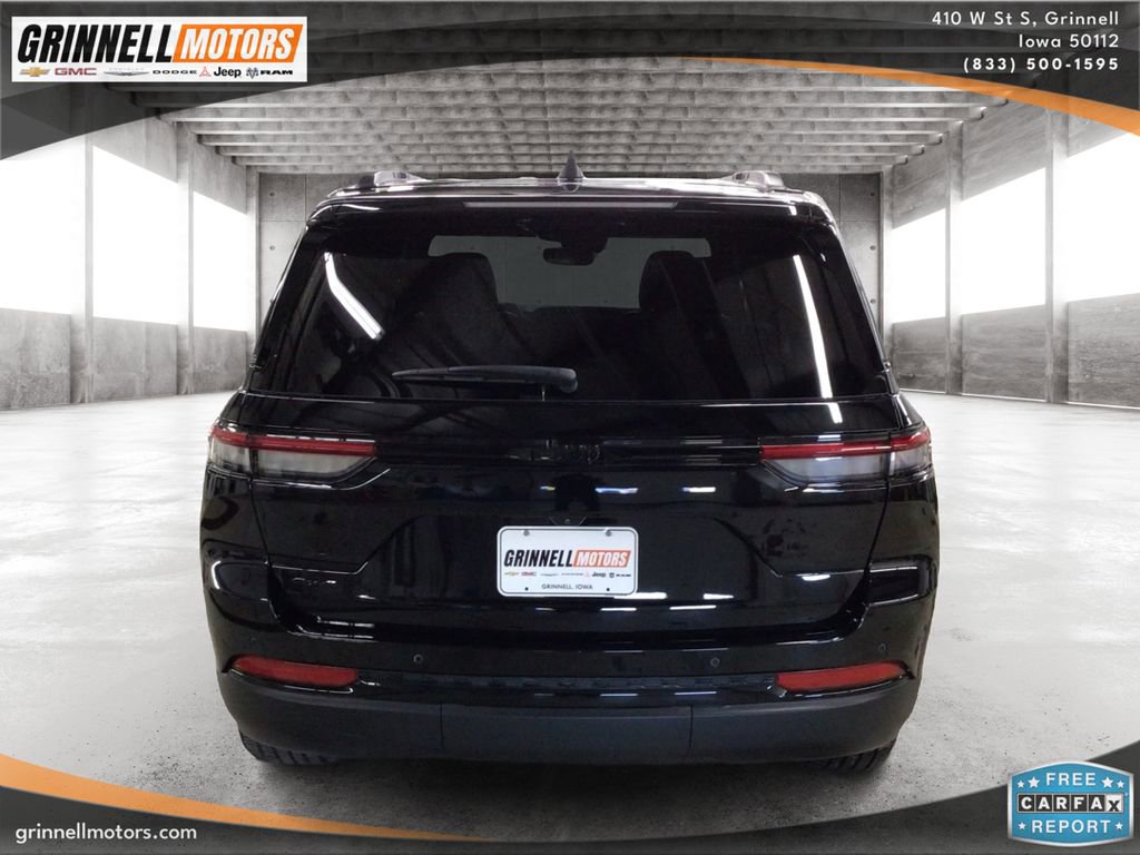 Used 2024 Jeep Grand Cherokee Altitude image 6