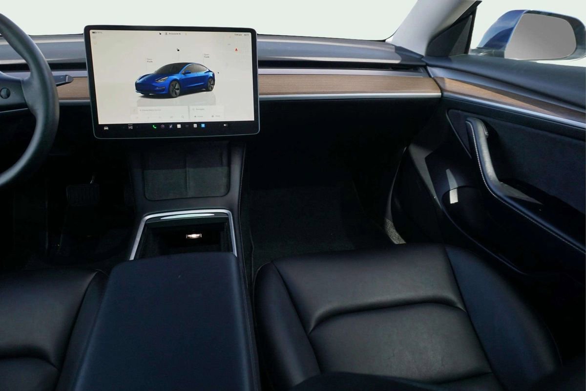 Used 2023 Tesla Model 3 Standard Range image 21