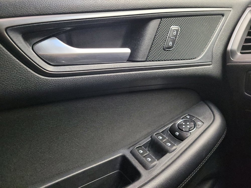 Used 2019 Ford Edge SE image 27