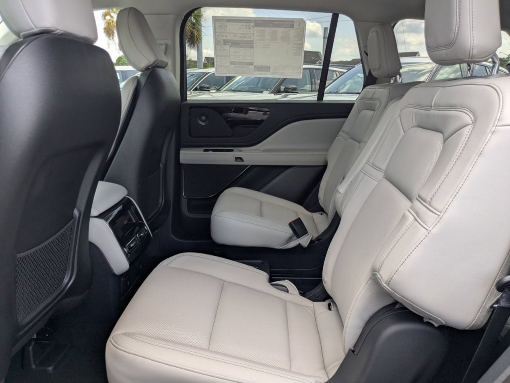 New 2026 Lincoln Aviator Reserve w/ Illumination Package RWD image 15