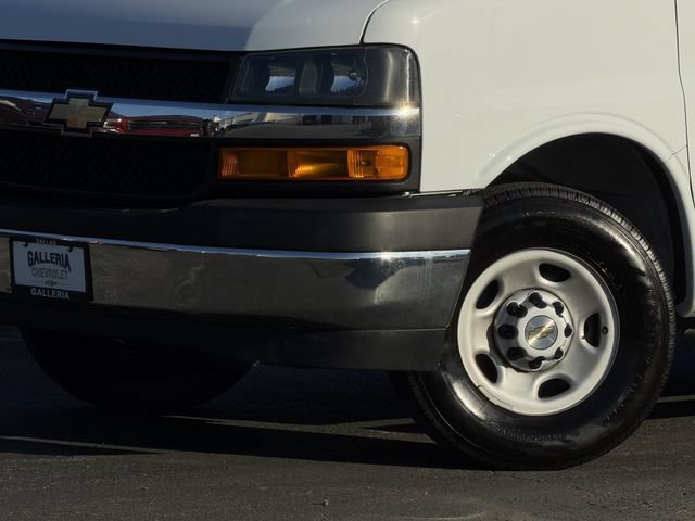 Used 2024 Chevrolet Express 2500 w/ Driver Convenience Package RWD image 9