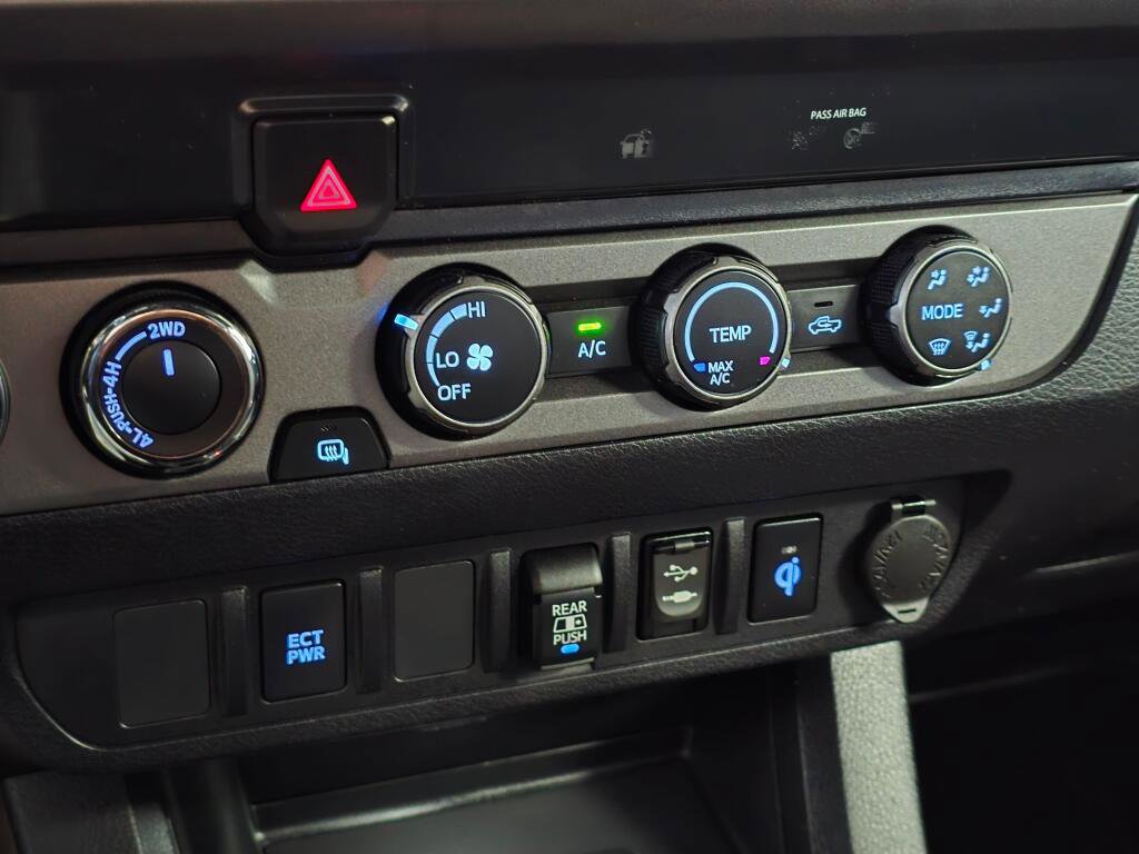 Used 2019 Toyota Tacoma TRD Sport image 23