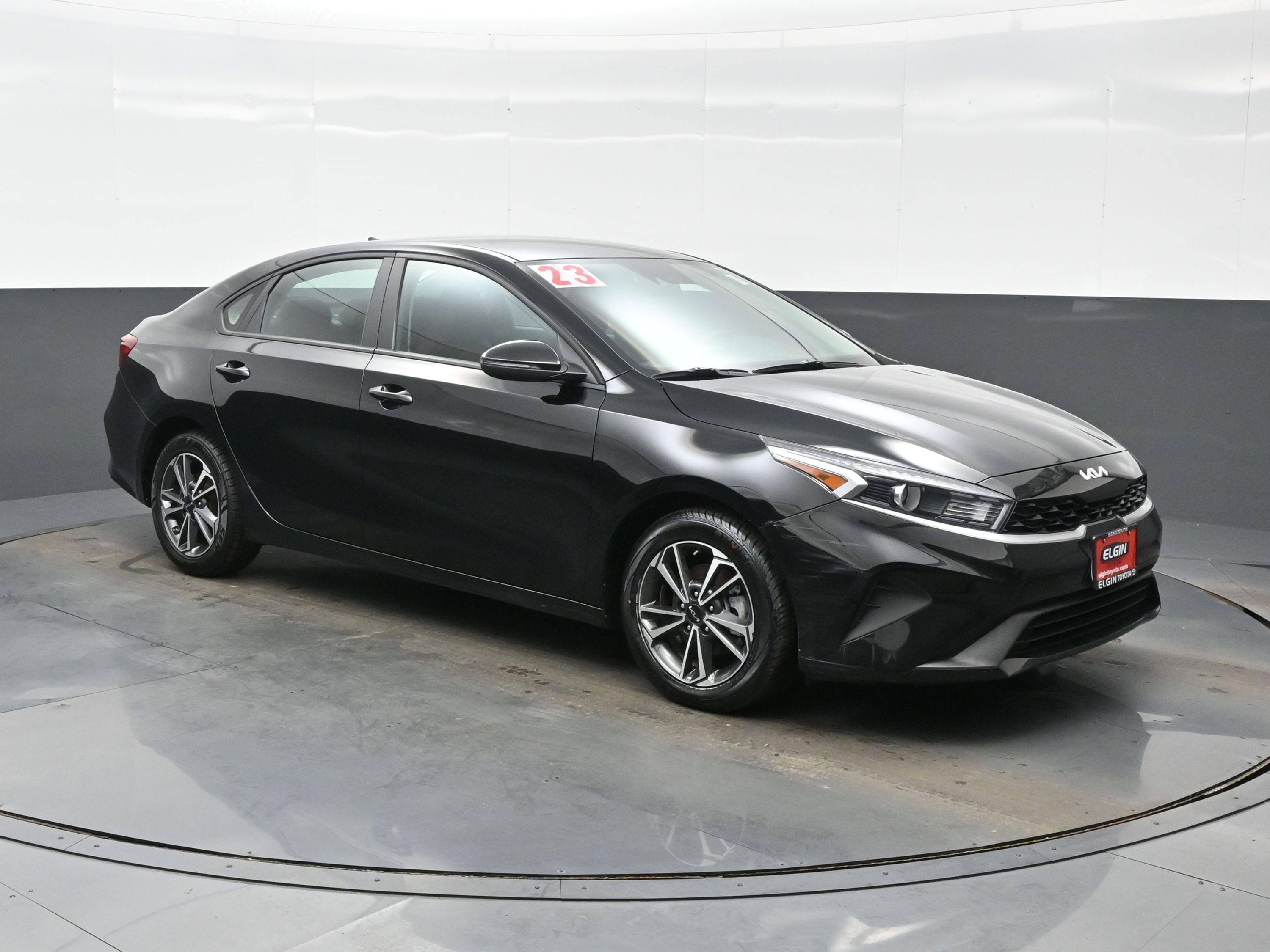 Used 2023 Kia Forte LXS w/ LXS Technology Package FWD image 8