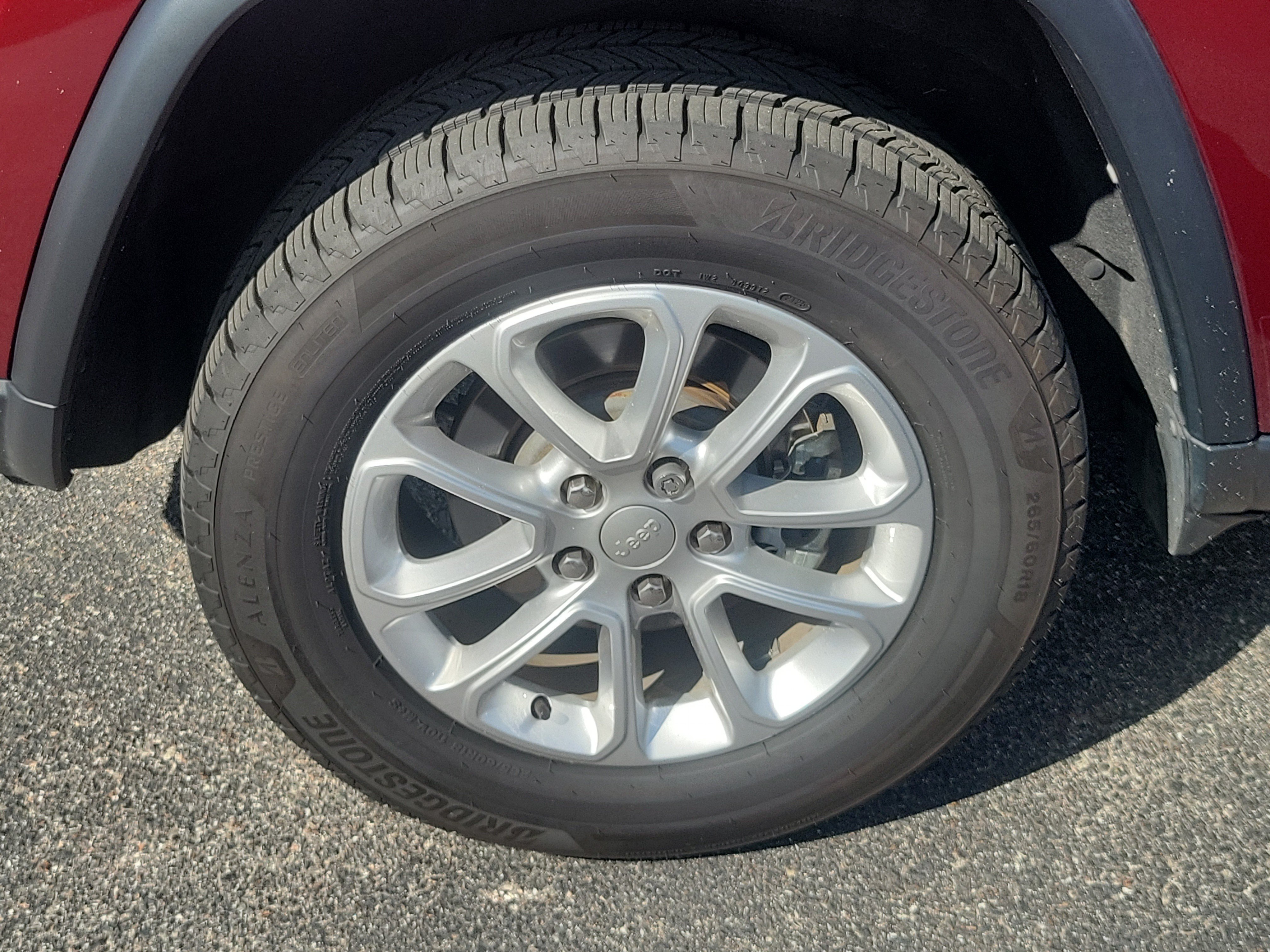 Used 2022 Jeep Grand Cherokee Laredo E AWD/4WD image 5