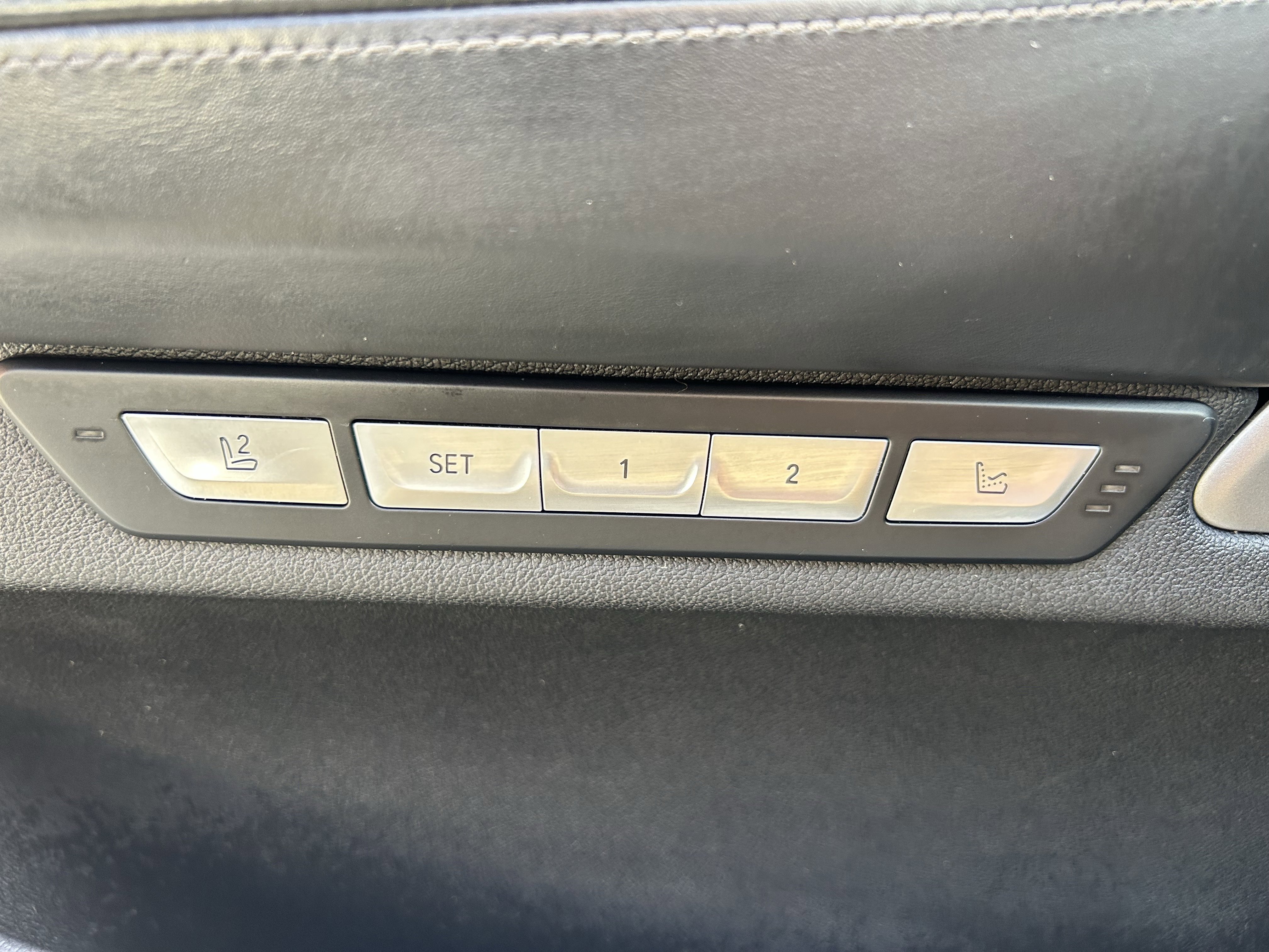 Used 2016 BMW 750i xDrive image 22