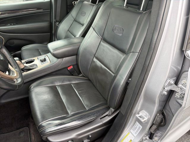 Used 2017 Jeep Grand Cherokee Overland image 16