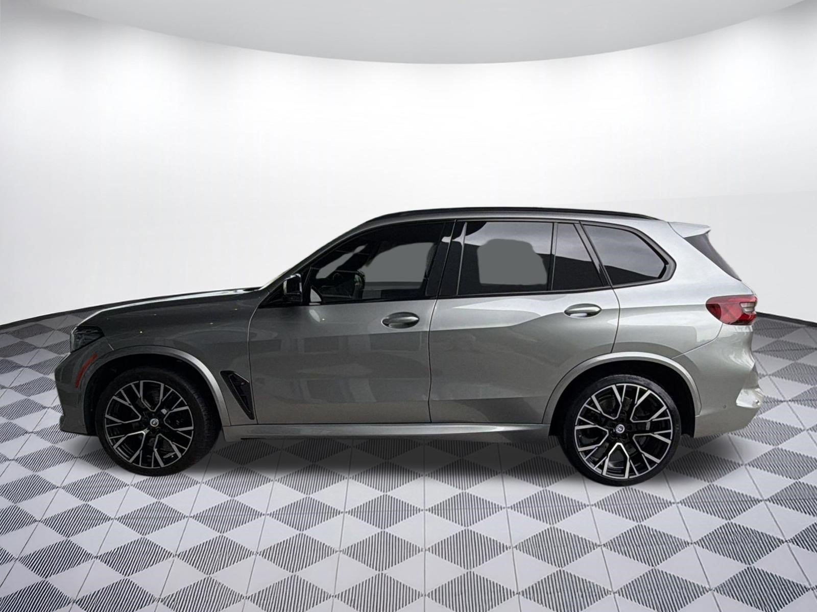 Used 2022 BMW X5 M w/ Competition Package 2 AWD/4WD image 2